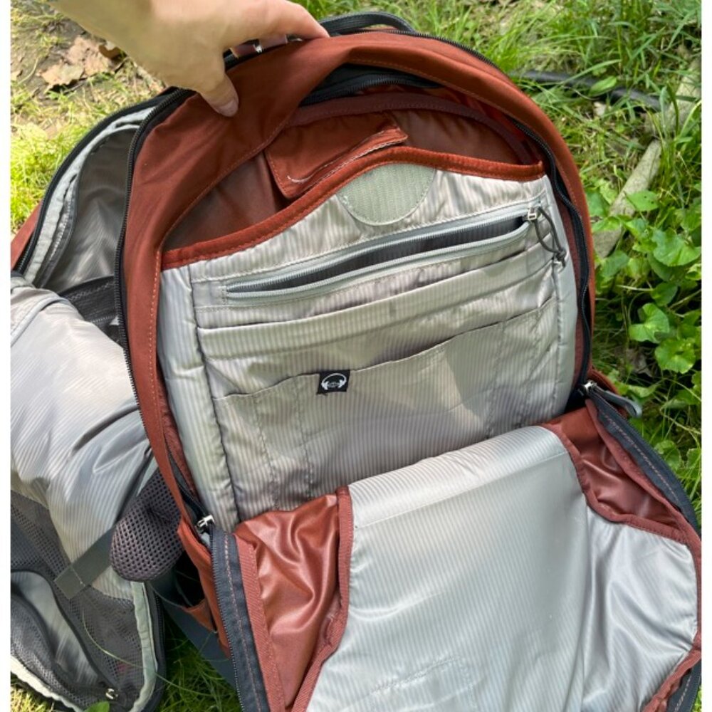 Osprey Meridian Wheeled Convertible Rolling Backpack 22 inch with dayback, 60L - Picture 6 of 16